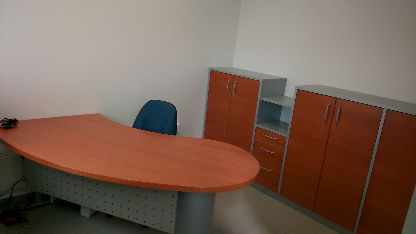 Moderno pisarniško pohištvo