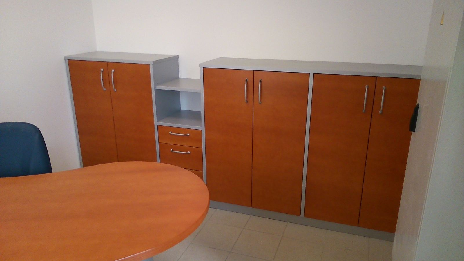 Moderno pisarniško pohištvo