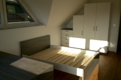 Izdelava modernega pohištva v spalnici